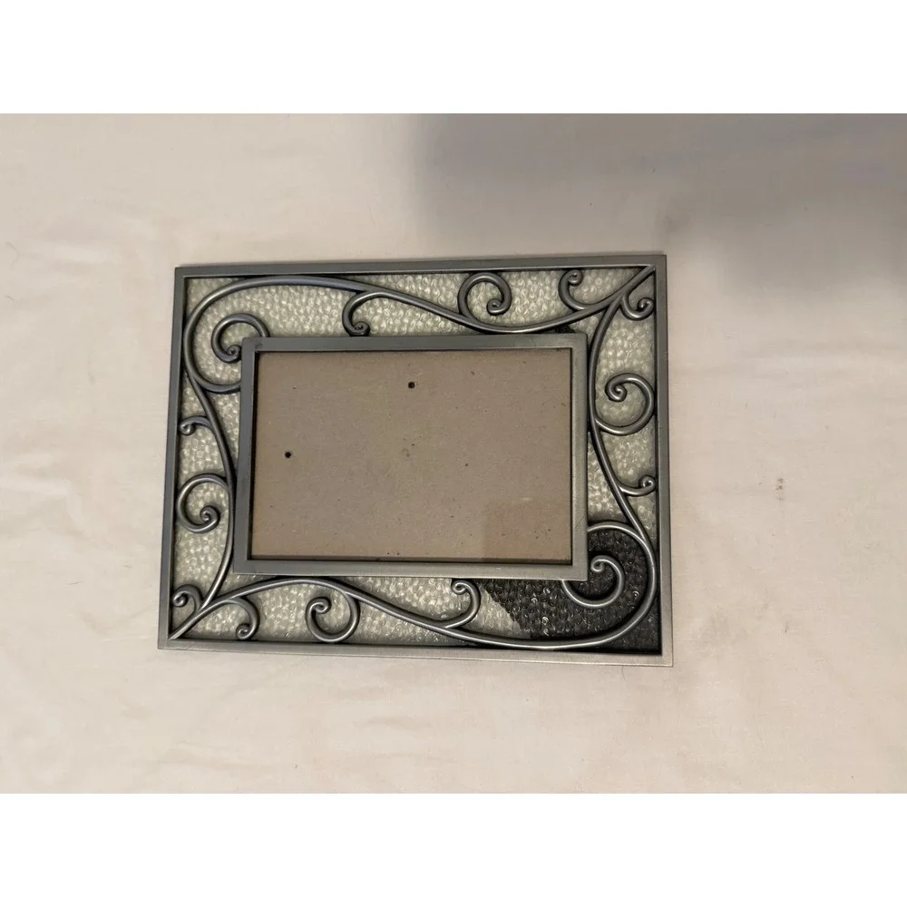 Fetco Silver Metal Scrollwork Picture Frame 4x6 Textured Glass Tabletop Wall